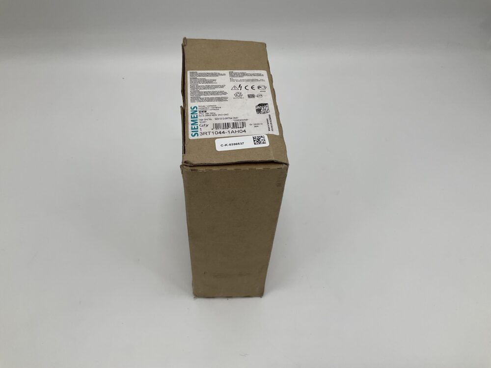 New Original Open Package SIEMENS 3RT1044-1AH04