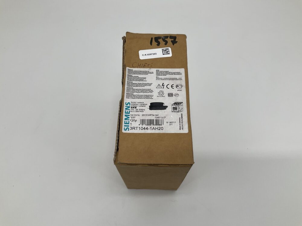 New Original Open Package SIEMENS 3RT1044-1AH20