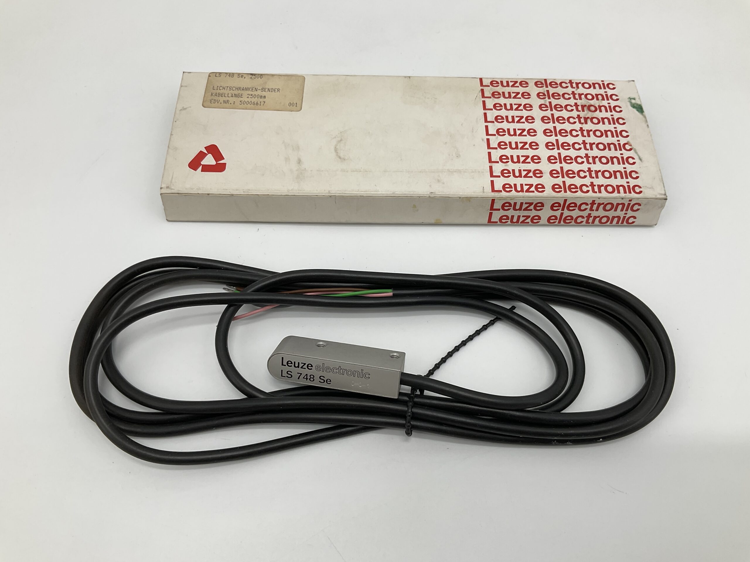 New Original Sealed Package LEUZE ELECTRONIC LS 748 Se