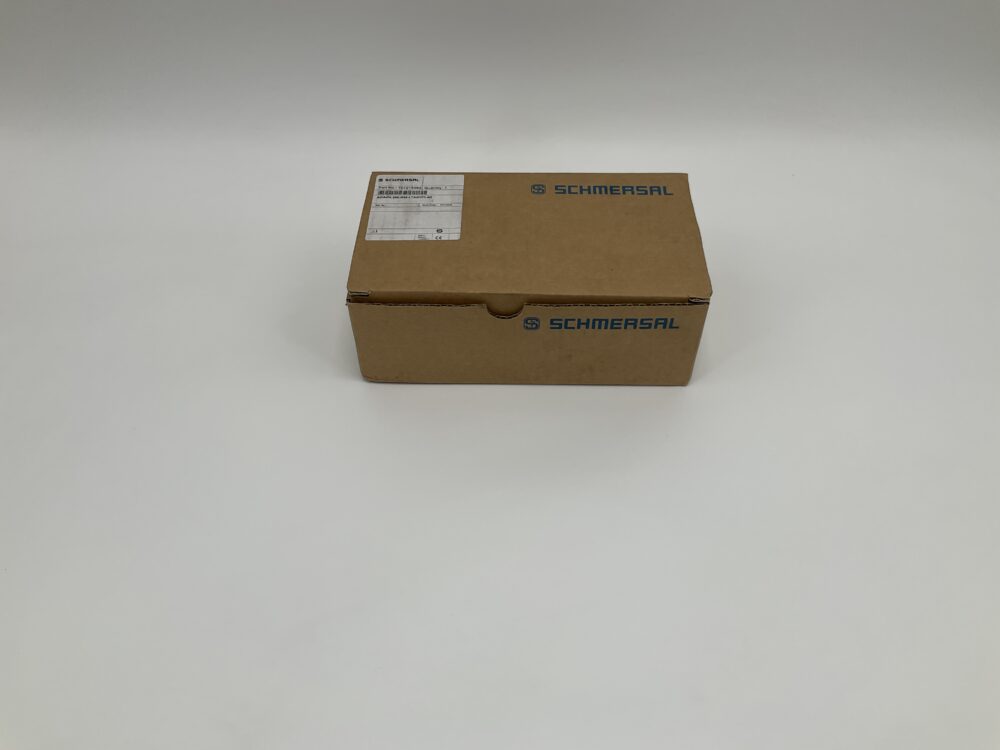 New Original Sealed Package SCHMERSAL AZ/AZM 200-B30-LTAG1P1-SZ